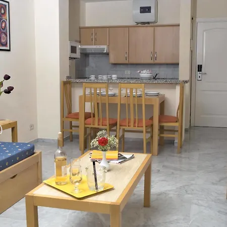 Marola Park Apartament *